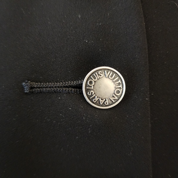 Louis vuitton vest uniforms - Picture 9 of 9